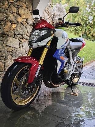 HONDA CB 1000R 